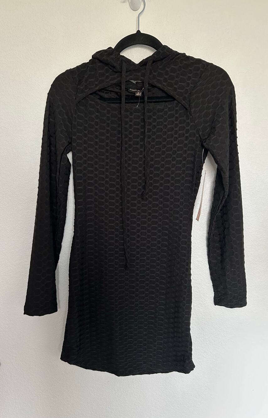 Almost Famous Black Textured Hoodie Cutout Tunic Top - S
